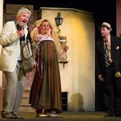 TRI V TOM DivadloNaJezerce HruskaL. Kernak Hrusinsky DSC 0453 u mont 10x15